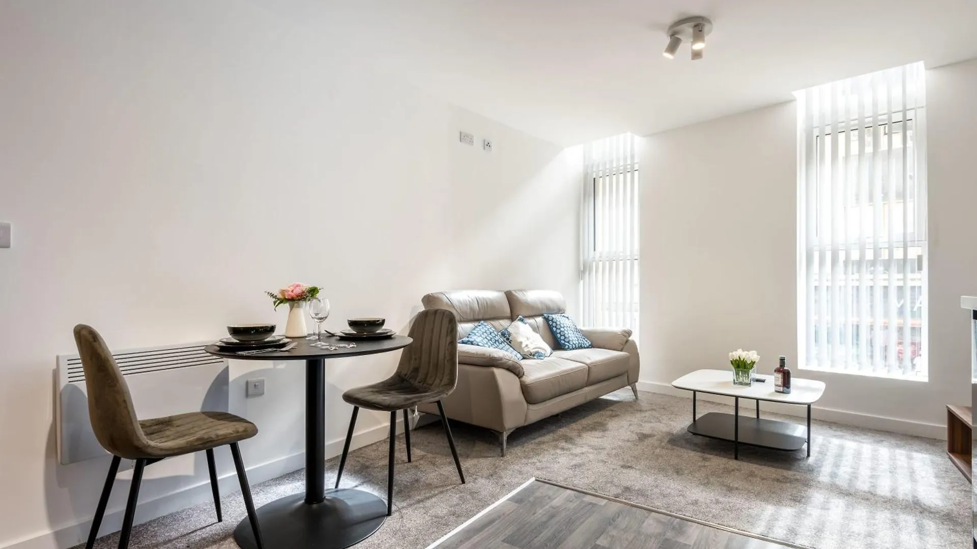 Contemporary 1 Bedroom Apartment In Central Sheffield