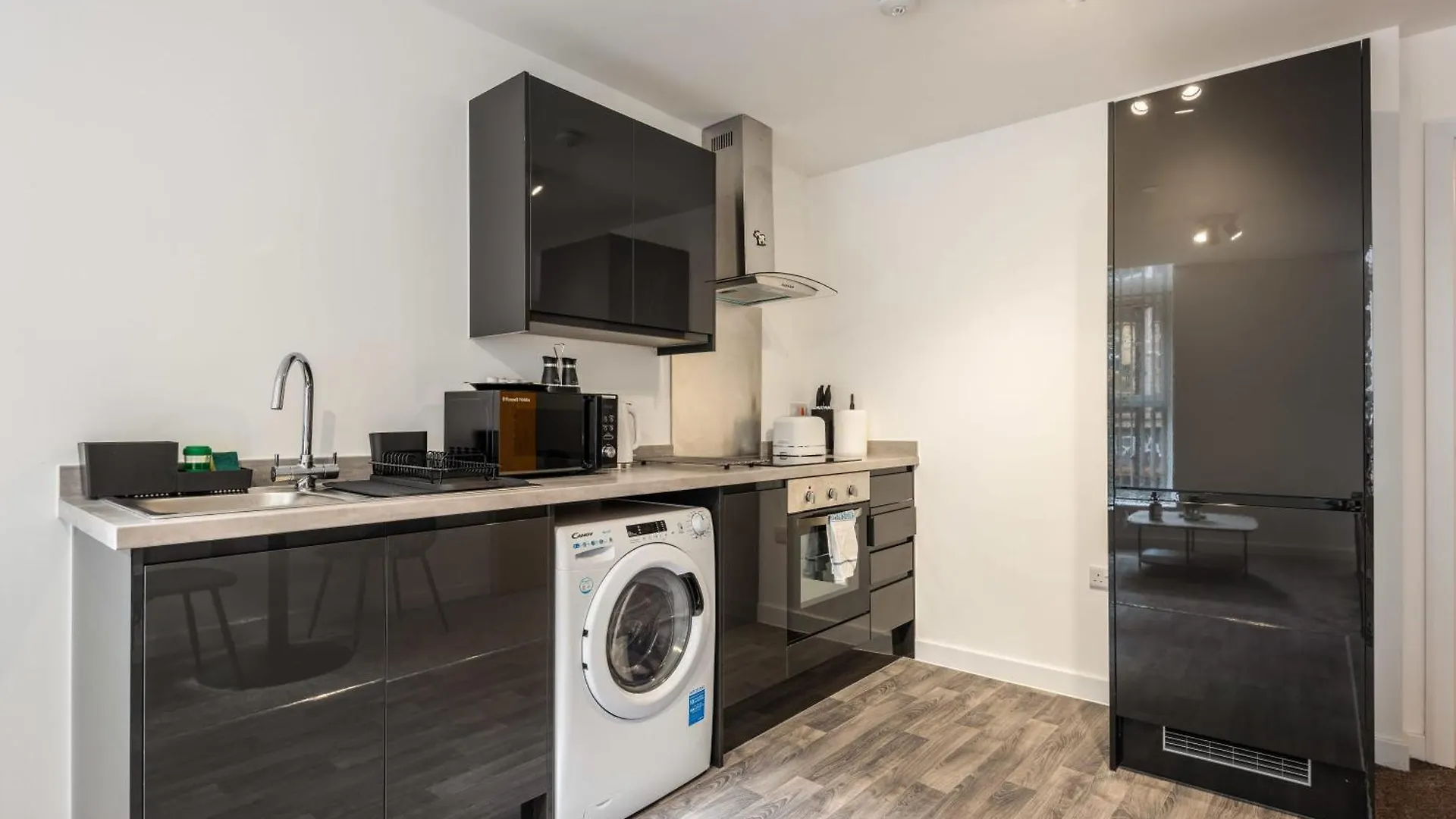 Contemporary 1 Bedroom Apartment In Central Sheffield